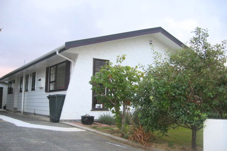 Photo of property in 2 Tedder Way, Karori, Wellington, 6012