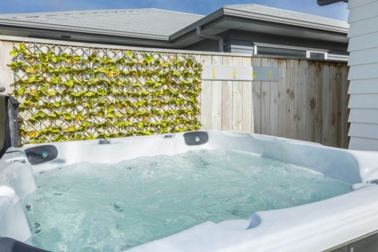 Photo of property in 14 Poppy Watts Grove, Stokes Valley, Lower Hutt, 5019