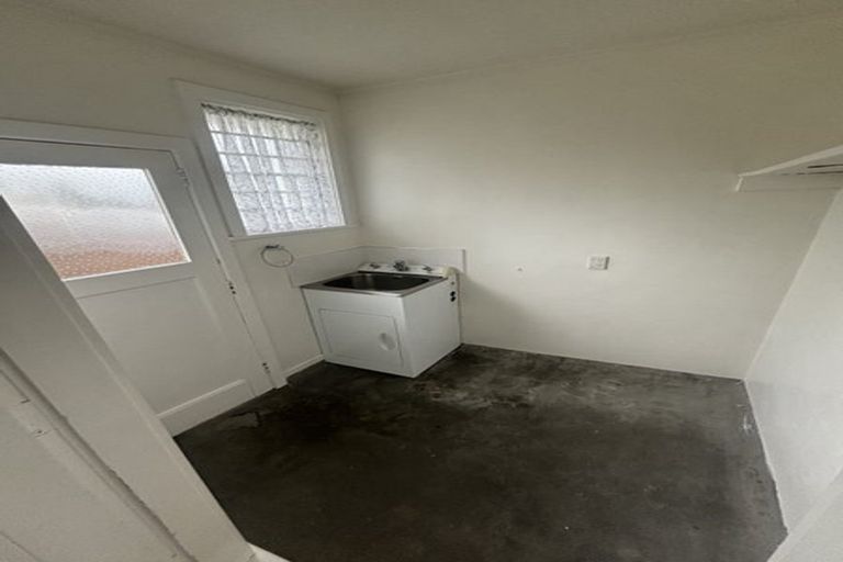 Photo of property in 5 Whirinaki Crescent, Heretaunga, Upper Hutt, 5018