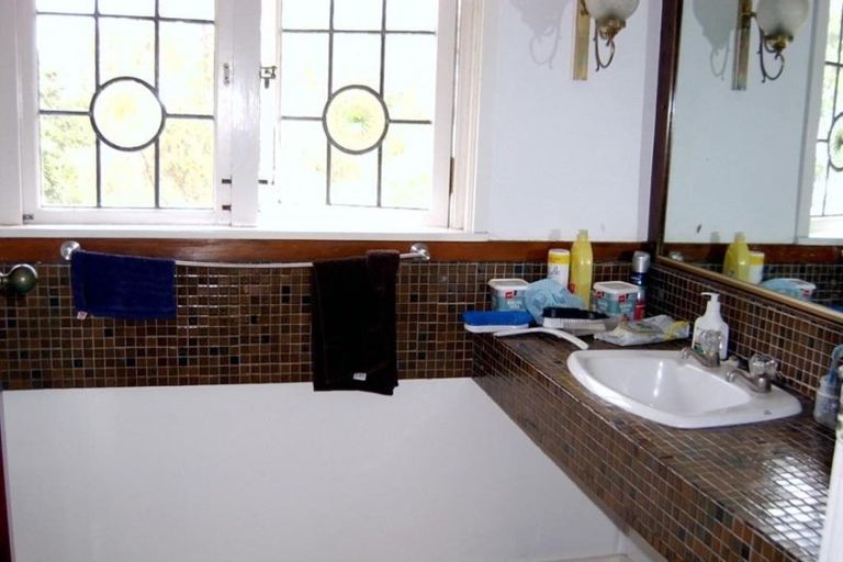 Photo of property in 66 Aurora Terrace, Kelburn, Wellington, 6012