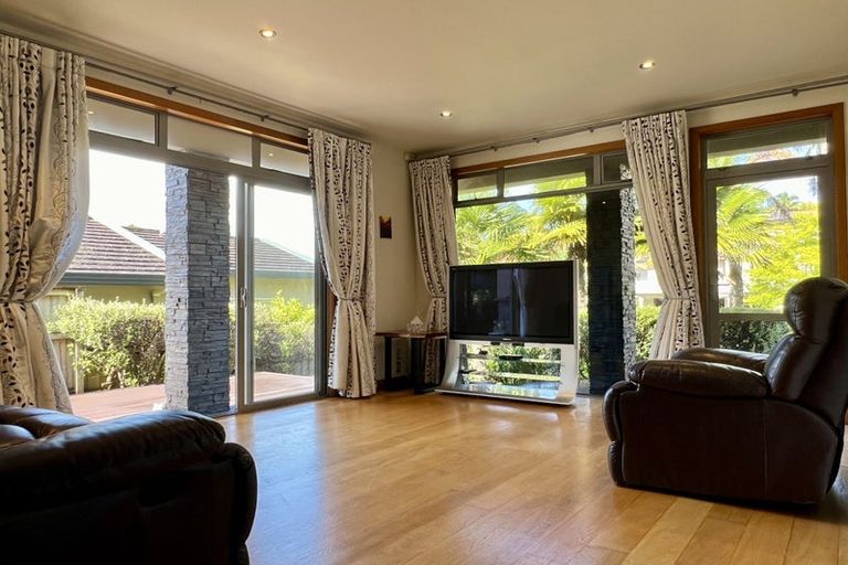 Photo of property in 49 Penguin Drive, Murrays Bay, Auckland, 0630