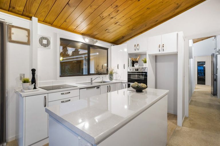 Photo of property in 42 Brigantine Drive, Beach Haven, Auckland, 0626