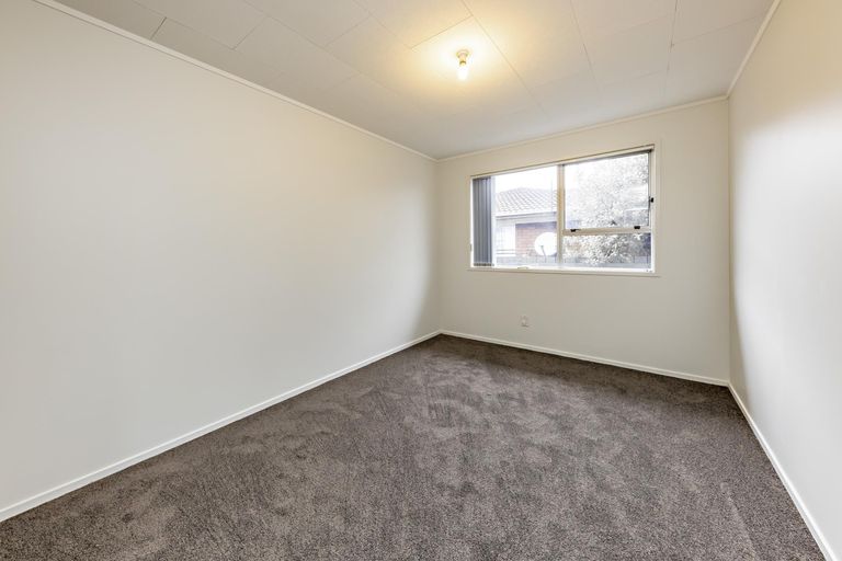 Photo of property in 438 Roscommon Road, Clendon Park, Auckland, 2103