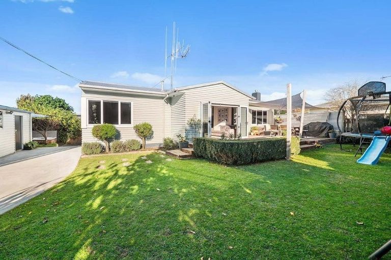 Photo of property in 8 Cameron Road, Te Puke, 3119