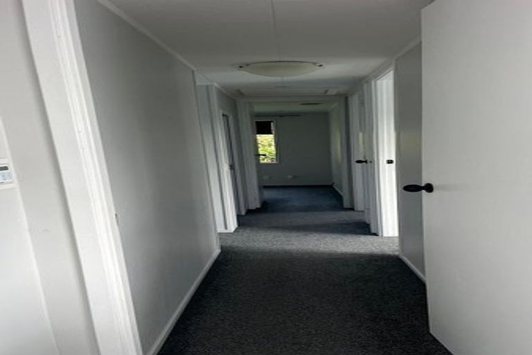 Photo of property in 41 Lavelle Road, Henderson, Auckland, 0612