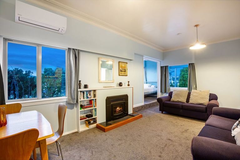 Photo of property in 61 Bayview Road, Paremata, Porirua, 5024