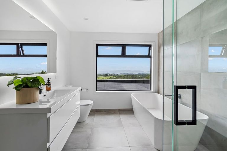 Photo of property in 2 North Ridge Rise, Maunu, Whangarei, 0179