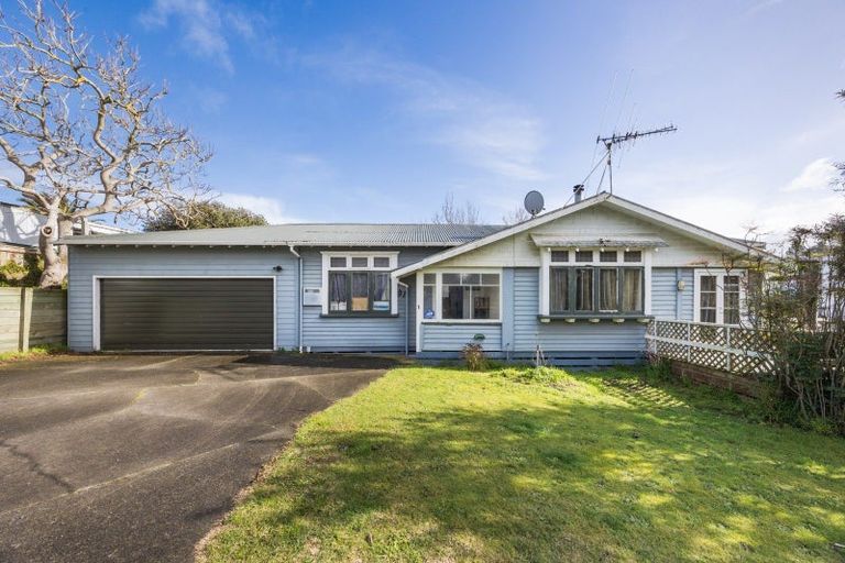 Photo of property in 1 Lena Place, Foxton, 4814