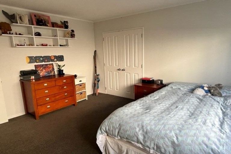 Photo of property in 9 Bradbury Road, Botany Downs, Auckland, 2010