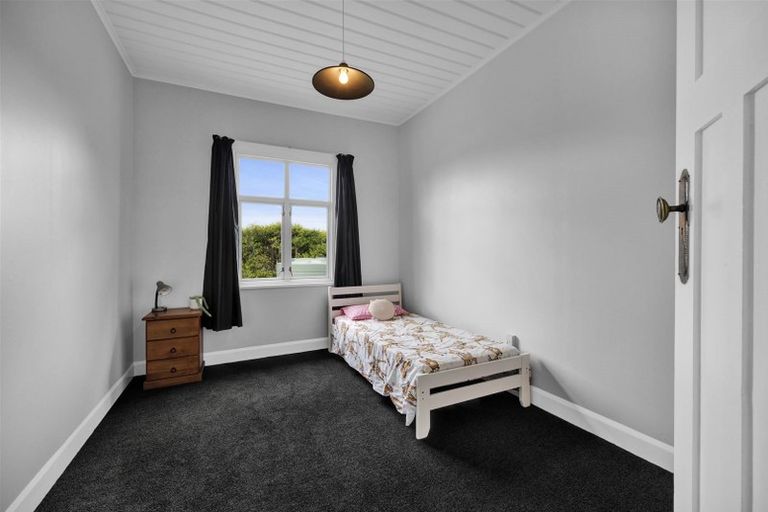 Photo of property in 206 Henwood Road, Paraite, New Plymouth, 4372