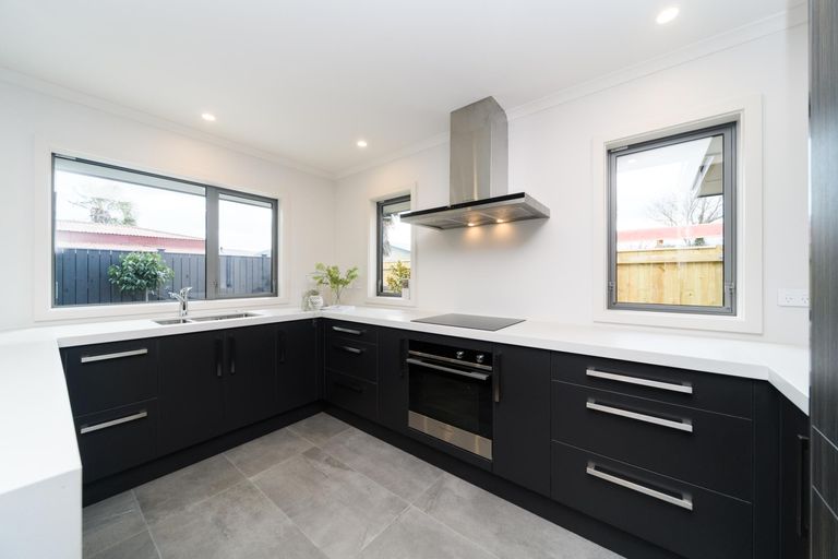 Photo of property in 48 Weston Avenue, Roslyn, Palmerston North, 4414