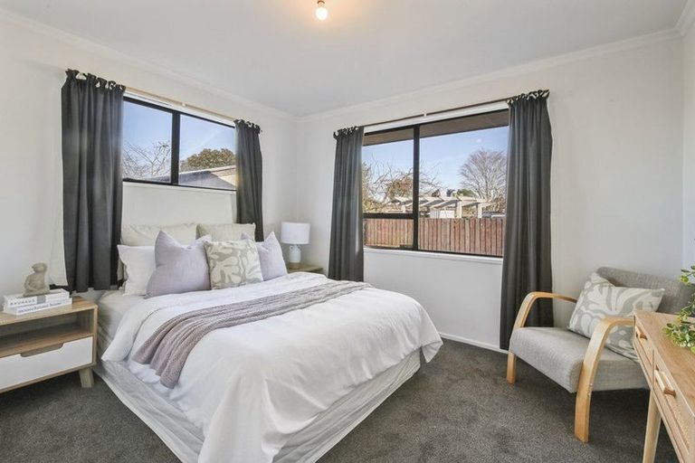 Photo of property in 16 Dunbarton Street, Redwood, Christchurch, 8051