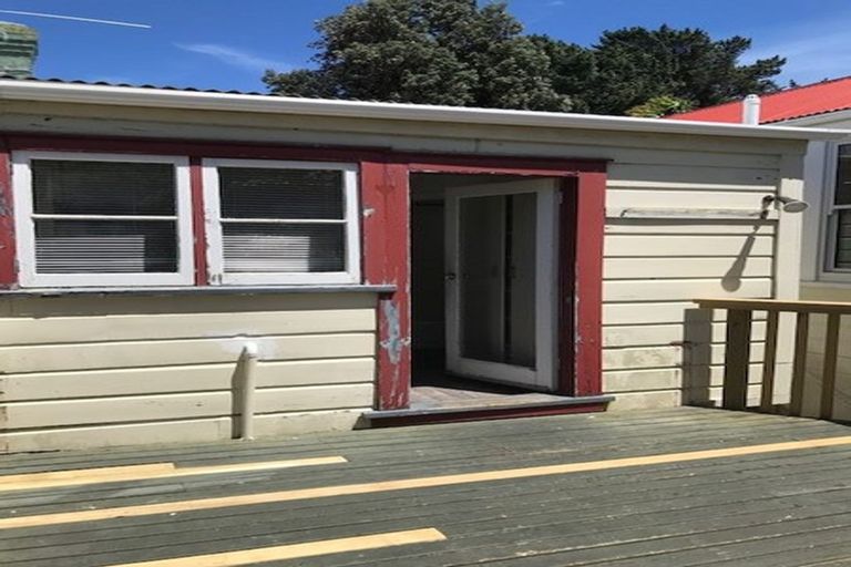 Photo of property in 26 Duppa Street, Berhampore, Wellington, 6023