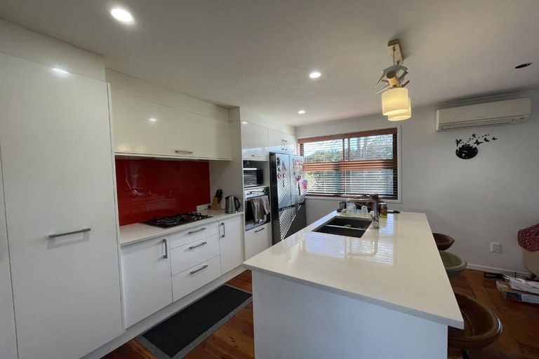 Photo of property in 6 Godley Road, Green Bay, Auckland, 0604
