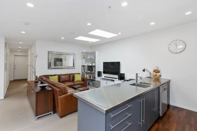 Photo of property in Sol Apartments, 27/37 Jessie Street, Te Aro, Wellington, 6011