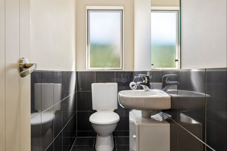 Photo of property in 14 Monash Place, Flat Bush, Auckland, 2016