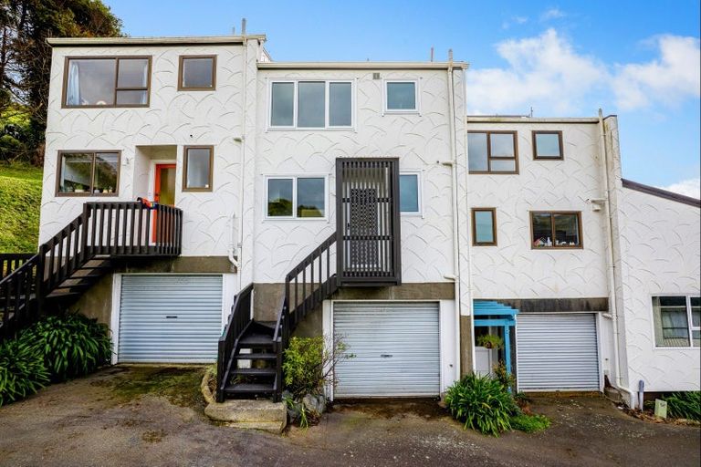 Photo of property in 5/29 Main Road, Tawa, Wellington, 5028
