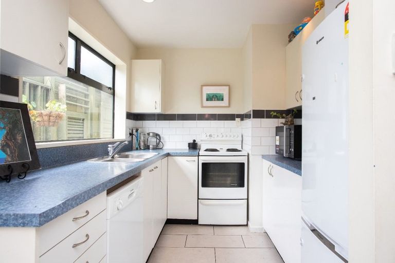 Photo of property in 2/9 Braemar Place, Avonside, Christchurch, 8061