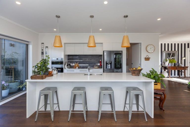 Photo of property in 3 Lamont Place, Waikanae, 5036