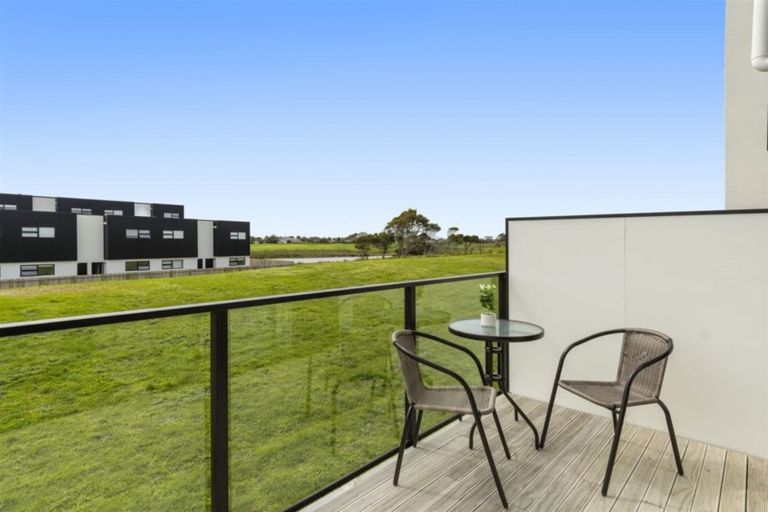 Photo of property in 8/18 Ashley Place, Papamoa Beach, Papamoa, 3118