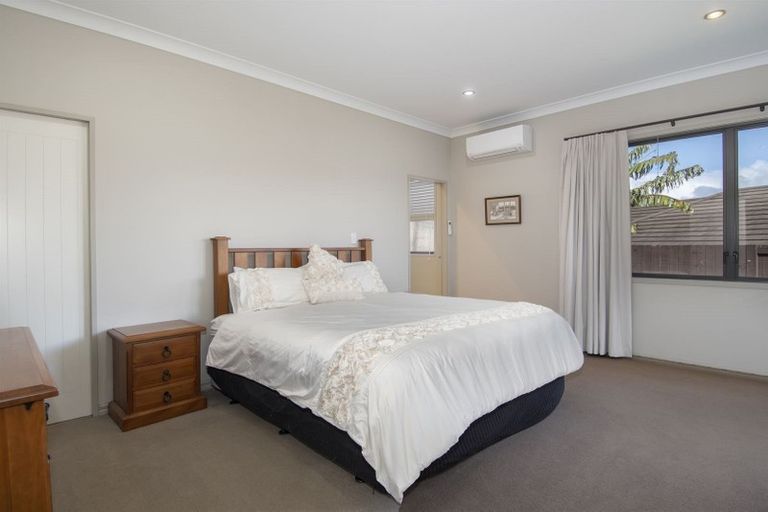 Photo of property in 2 Crater Close, Pyes Pa, Tauranga, 3112