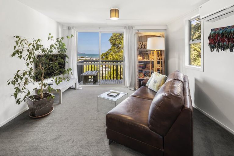 Photo of property in 9 Maybury Way, Island Bay, Wellington, 6023