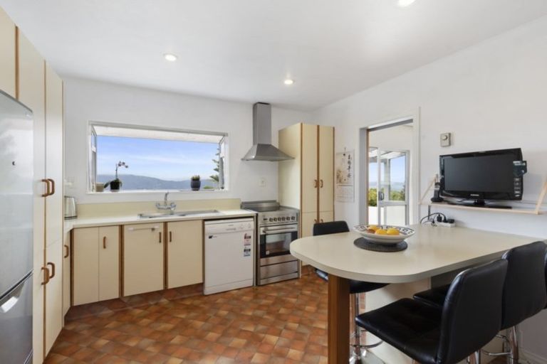 Photo of property in 35 Acacia Avenue, Maungaraki, Lower Hutt, 5010