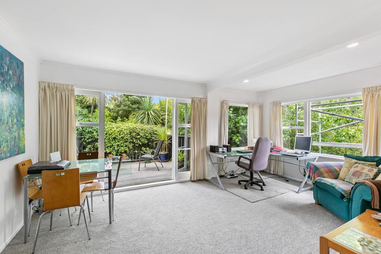 Photo of property in 75 Saddleback Rise, Murrays Bay, Auckland, 0630