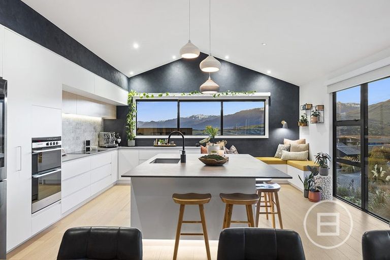 Photo of property in 3 Rabbiters Drive, Jacks Point, Queenstown, 9371