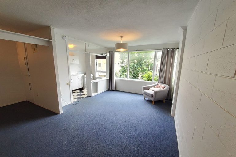 Photo of property in Churchill Flats, 213 The Terrace, Wellington Central, Wellington, 6011