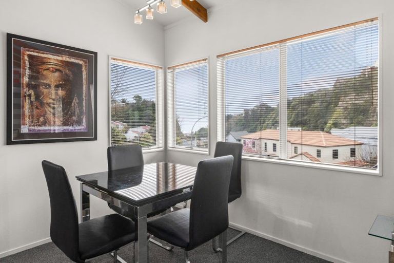 Photo of property in 94 Milton Road, Bluff Hill, Napier, 4110