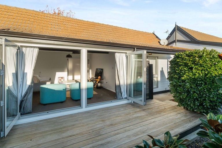 Photo of property in 2/321 Wairakei Road, Burnside, Christchurch, 8053