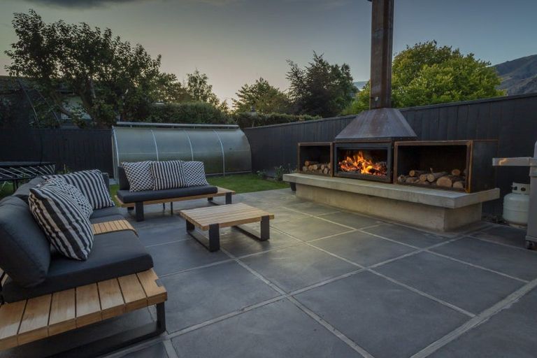 Photo of property in 2 Jenkins Place, Arrowtown, 9302