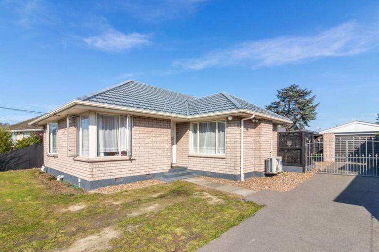 Photo of property in 12 Wimborne Crescent, Aranui, Christchurch, 8061