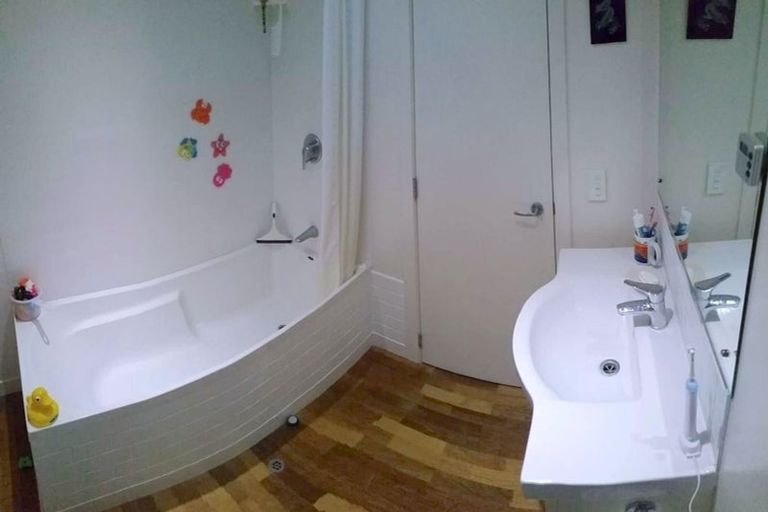 Photo of property in 4 Versailles Street, Karori, Wellington, 6012