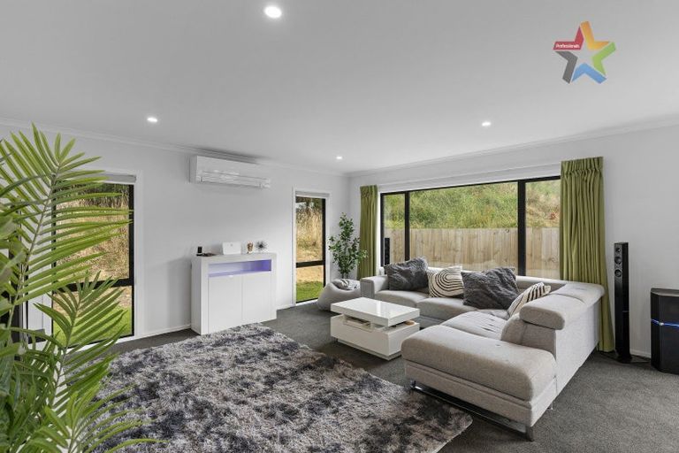 Photo of property in 15 Te Awa Rere Grove, Stokes Valley, Lower Hutt, 5019