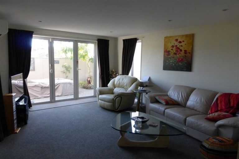 Photo of property in 21 Pavilion Crescent, Hillmorton, Christchurch, 8024