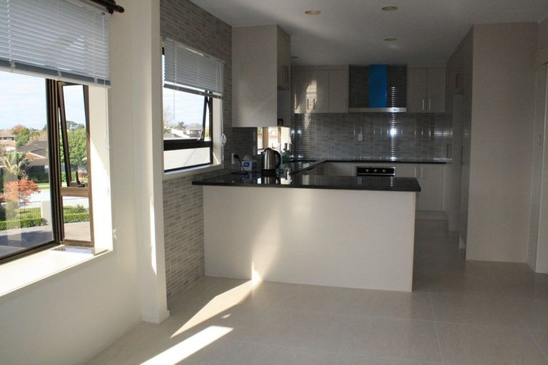 Photo of property in 17 Fratley Avenue, Farm Cove, Auckland, 2012