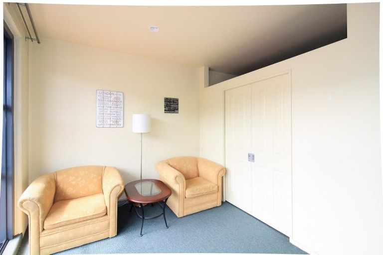 Photo of property in Atrium Towers, 6q/154 The Terrace, Wellington Central, Wellington, 6011