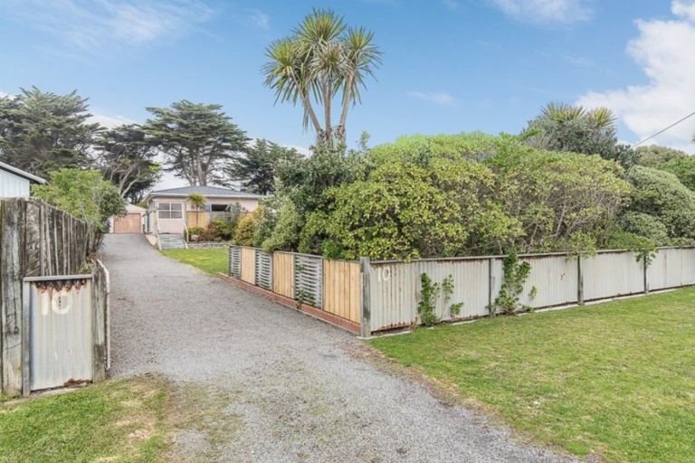 Photo of property in 10 Rodney Avenue, Te Horo Beach, Otaki, 5581