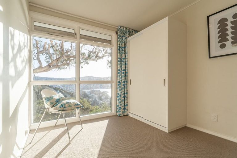 Photo of property in 56 Palliser Road, Roseneath, Wellington, 6011