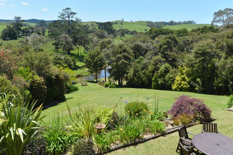 Photo of property in 846 Puketona Road, Haruru, 0204