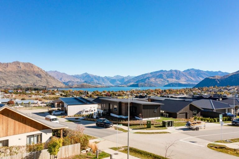 Photo of property in 23 The Heights Avenue, Wanaka, 9305