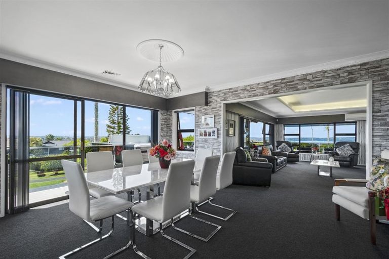 Photo of property in 161 Luckens Road, West Harbour, Auckland, 0618