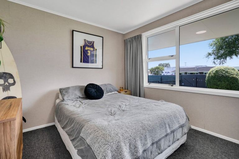 Photo of property in 64 Nevada Drive, Merrilands, New Plymouth, 4312