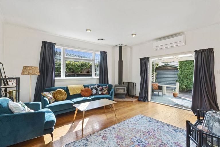 Photo of property in 37 Medway Street, Richmond, Christchurch, 8013