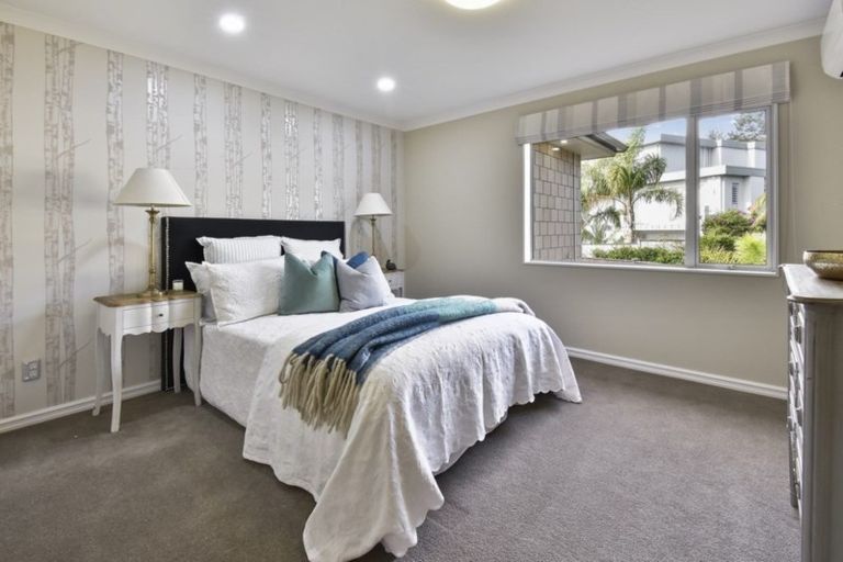 Photo of property in 15 Bejoy Rise, East Tamaki Heights, Auckland, 2016