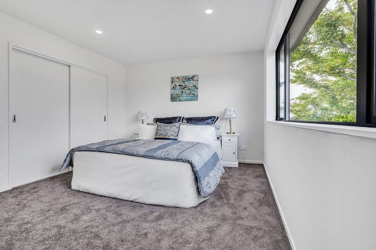 Photo of property in 49a Vera Road, Te Atatu South, Auckland, 0610