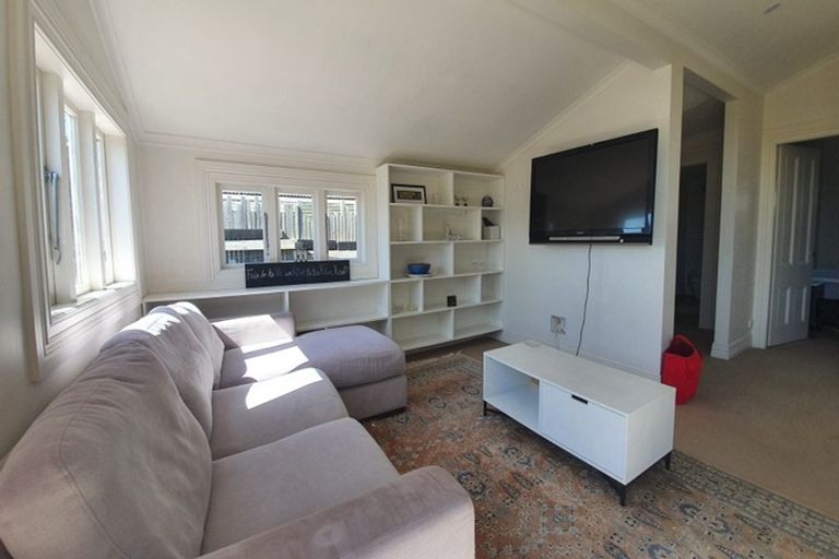 Photo of property in 77 Eliot Street, New Plymouth, 4310