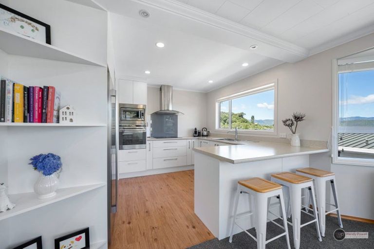 Photo of property in 30 Viewmont Drive, Harbour View, Lower Hutt, 5010